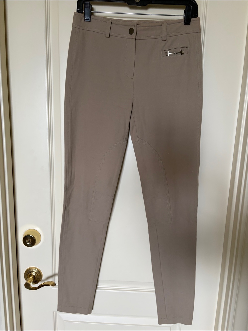 WORTH NEW YORK Taupe Riding Pants
93% Cotton 7% Elastane
Worn once